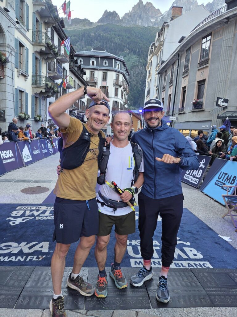 Nicolas à l'arrivée avec ses deux pacers : Mika et Aziz